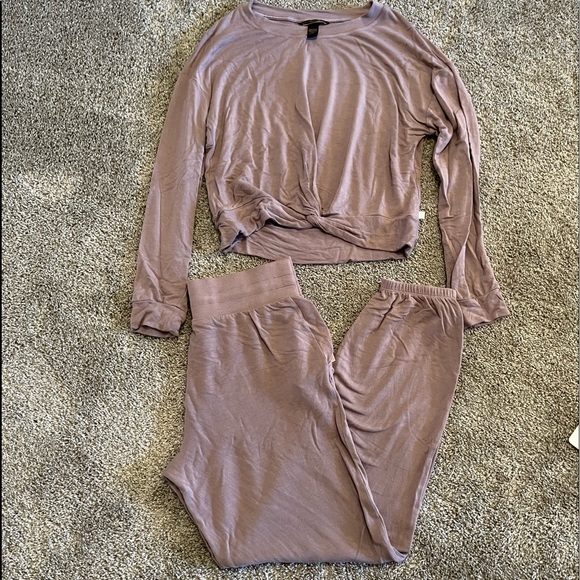Victoria's Secret Pants - VICTORIAS SECRET mauve joggers set size M